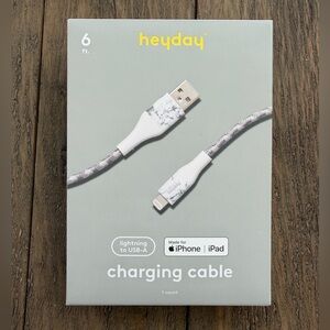 Heyday White and Gray Lightning Cable